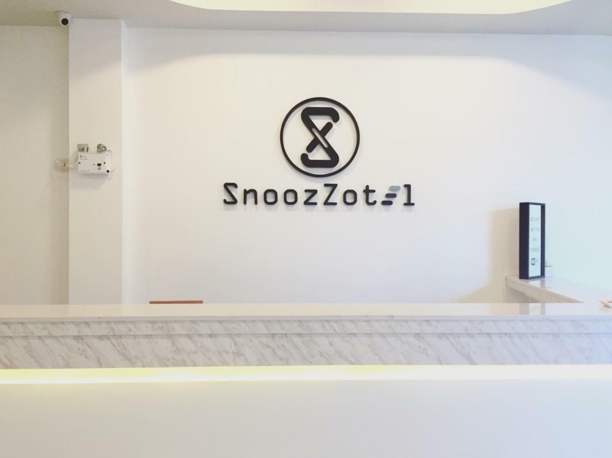 Snoozzotel Pattaya Exterior foto
